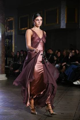 International Flamenco Fashion Week Madrid, (SIMOF) - 30 Oct 2025 A model walks in a Victorio and Lucchino design at the International Flamenco Fashion Week Madrid, (SIMOF) show, at the Wellington Hotel. Madrid Spain Copyright: xAtilanoxGarciax xSOPAxImagesx FOTO54159