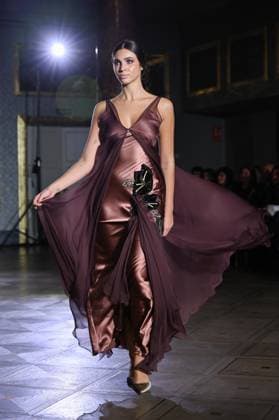 International Flamenco Fashion Week Madrid, (SIMOF) - 30 Oct 2025 A model walks in a Victorio and Lucchino design at the International Flamenco Fashion Week Madrid, (SIMOF) show, at the Wellington Hotel. Madrid Spain Copyright: xAtilanoxGarciax xSOPAxImagesx FOTO54162