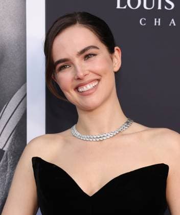 30 October 2025 - Los Angeles, California - Zoey Deutch. The French American Film Festival Screening of Netflix s Nouvelle Vague held at the DGA Theater Complex. Los Angeles USA - ZUMAa123 20251030_zaa_a123_078 Copyright: xADx