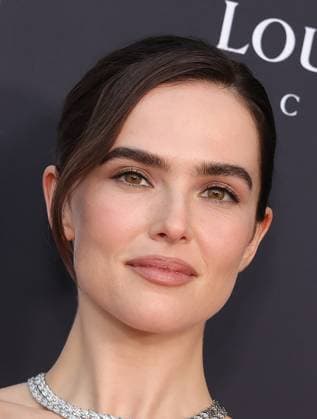 30 October 2025 - Los Angeles, California - Zoey Deutch. The French American Film Festival Screening of Netflix s Nouvelle Vague held at the DGA Theater Complex. Los Angeles USA - ZUMAa123 20251030_zaa_a123_119 Copyright: xADx