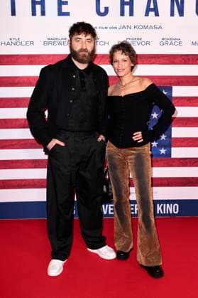 Philipp Leinenbach and Kristin Suckow at the premiere of the feature film Make Me Feel in the Astor Film Lounge Berlin, 30 10 2025 Foto:xS.xGabschx xFuturexImagex change_5018