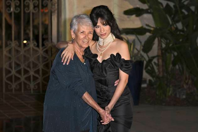 Mercedes Rodriguez and Camila Cabello at the 5 Dia De Muertos Gala presented by Lexus, Tequila Don Julio, Nike, Dnero, Mattel, Calamigos Ranch and Maremoto at Los¯Angeles¯River¯Center¯ ¯Gardens Los Angeles, 30 10 2025 Foto:xD.xStarbuckx xFuturexImagex muertos_5018