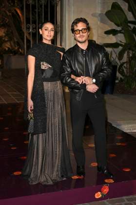 Renata Notni and Diego Boneta at the 5 Dia De Muertos Gala presented by Lexus, Tequila Don Julio, Nike, Dnero, Mattel, Calamigos Ranch and Maremoto at Los¯Angeles¯River¯Center¯ ¯Gardens Los Angeles, 30 10 2025 Foto:xD.xStarbuckx xFuturexImagex muertos_5029