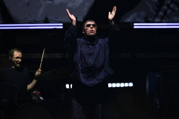 OASIS CONCERT MELBOURNE, Liam Gallagher of English rock band Oasis performs during the first show of their Australian tour at Marvel Stadium, in Melbourne, Friday, October 31, 2025. ( NO ARCHIVING, EDITORIAL USE ONLY MELBOURNE VICTORIA AUSTRALIA  Copyright: xJOELxCARRETTx 20251031136555926354