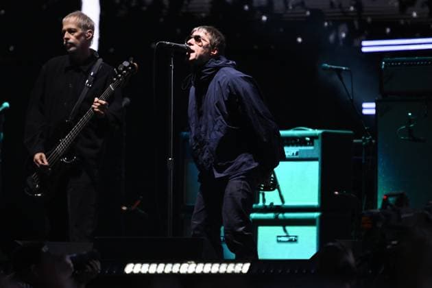 OASIS CONCERT MELBOURNE, Liam Gallagher of English rock band Oasis performs during the first show of their Australian tour at Marvel Stadium, in Melbourne, Friday, October 31, 2025. ( NO ARCHIVING, EDITORIAL USE ONLY MELBOURNE VICTORIA AUSTRALIA  Copyright: xJOELxCARRETTx 20251031173159015567