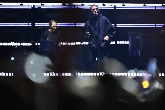 OASIS CONCERT MELBOURNE, Liam Gallagher of English rock band Oasis performs during the first show of their Australian tour at Marvel Stadium, in Melbourne, Friday, October 31, 2025. ( NO ARCHIVING, EDITORIAL USE ONLY MELBOURNE VICTORIA AUSTRALIA  Copyright: xJOELxCARRETTx 20251031191669020150