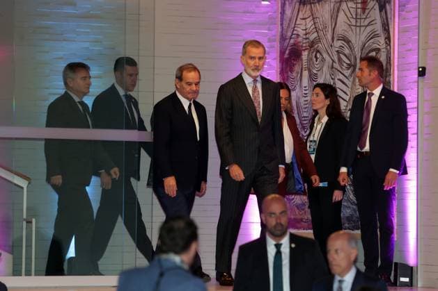 King Felipe attends the first Ibero-American Future Congress The head of the Ibero-American General Secretariat, Andrés Allamand, and King Felipe during the Ibero-American Future Congress, at Casa América, on October 31, 2025, in Madrid Spain Organized by the Ibero-American General Secretariat SEGIB and the Fundación Encuentros del Futuro FEF , the event will address, between October 30 and 31, issues such as the future of the world order, the crisis of democracy, smart cities, neuro-rights or education in the age of artificial intelligence FAMOUS KINGS CONGRESS José Ramó Madrid Madrid Madrid Spain  Copyright: xJosÃ xRamonxHernandox 7068575