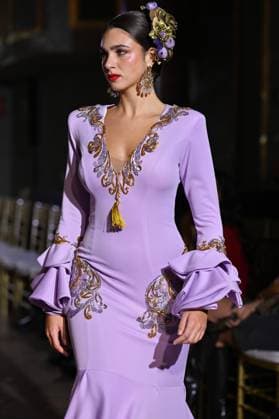 International Flamenco Fashion Week Madrid, (SIMOF) in Spain - 31 Oct 2025 A model walks in a Amparo Pardal design at the International Flamenco Fashion Week Madrid, (SIMOF) show, at the Wellington Hotel. Madrid Spain Copyright: xAtilanoxGarciax xSOPAxImagesx FOTO54198