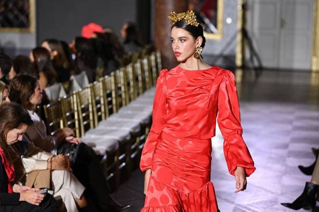 International Flamenco Fashion Week Madrid, (SIMOF) in Spain - 31 Oct 2025 A model walks in a Amparo Pardal design at the International Flamenco Fashion Week Madrid, (SIMOF) show, at the Wellington Hotel. Madrid Spain Copyright: xAtilanoxGarciax xSOPAxImagesx FOTO54251
