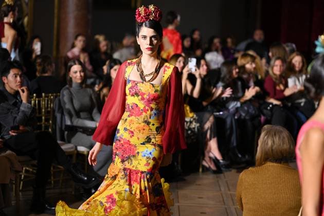 Amparo Pardal in International Flamenco Fashion Amparo Pardal design at the International Flamenco Fashion Week Madrid, (SIMOF) show, at the Wellington Hotel, on October 31, 2025 in Madrid, Spain Featuring: A model walks in a Amparo Pardal design at the International Flamenco Fashion Week Madrid, (SIMOF) show, at the Wellington Hotel, on October 31, 2025 in Madrid, Spain Where: Madrid, Spain When: 31 Oct 2025 Credit: Oscar Gonzalez WENN Madrid Spain Copyright: xOscarxGonzalez WENNx wenn40755309 OFA ZOJx wenn40755309