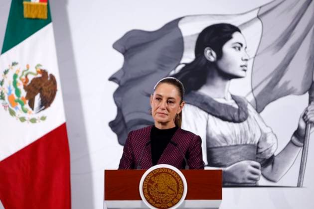 MexicoÃ¢â‚¬â ¢s President Claudia Sheinbaum Pardo speaks during a press conference about the Mexico Imparable Half Marathon at the National Palace. on October 31, 2025, in Mexico City, Mexico. Mexico City Mexico - ZUMAe321 20251031_zia_e321_001 Copyright: xLuisxBarronx