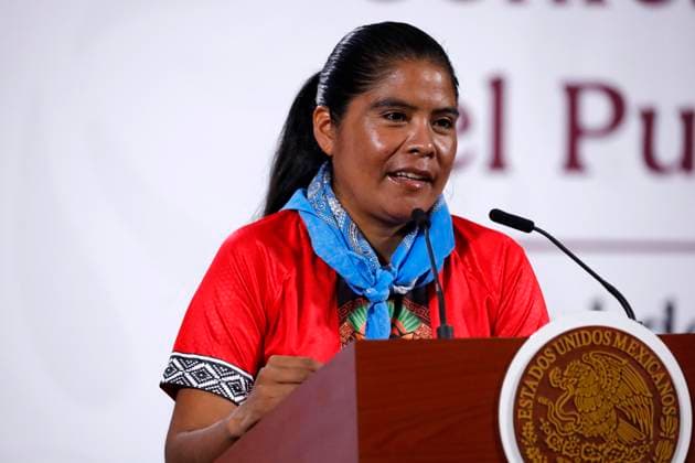 Raramuri runner Maria Lorena Ramirez Nahueachi speaks during a press conference about the Mexico Imparable Half Marathon at the National Palace. on October 31, 2025, in Mexico City, Mexico. Mexico City Mexico - ZUMAe321 20251031_zia_e321_003 Copyright: xLuisxBarronx