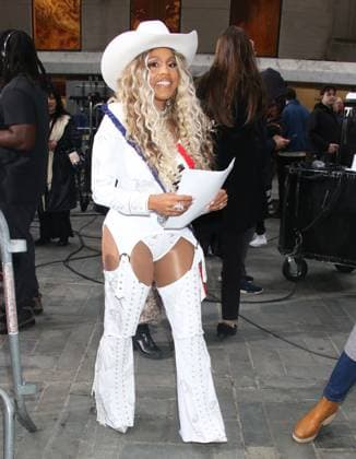 October 31 2025 Sheinelle Jones on Today Show Halloween Celebration at Rockeffer Plaza in New York. October 31, 2025 Copyright: xRW Mediapunchx