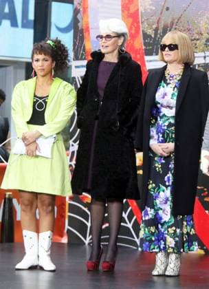 October 31 2025 Laura Jarrett, Savannah Guthrie and Jenna Bush Hager on Today Show Halloween Celebration at Rockeffer Plaza in New York. October 31, 2025 Copyright: xRW Mediapunchx
