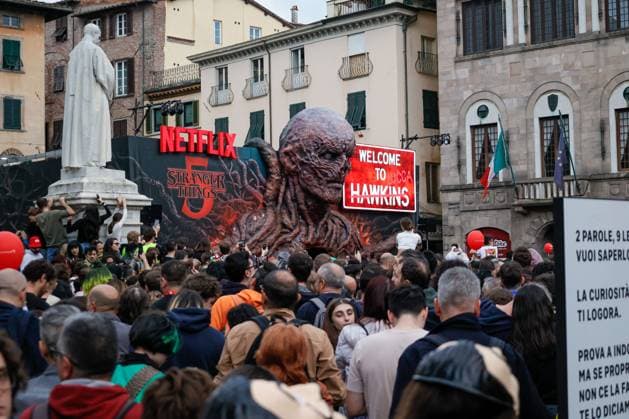 News - LUCCA COMICS AND GAMES 2025 Stranger Things event with fans and cast series during Lucca Comics and Games 2025 at Lucca (Toscana), Italy Lucca Lucca Italy Copyright: xFrancescoxFarinax xLiveMediax LPN_2115391
