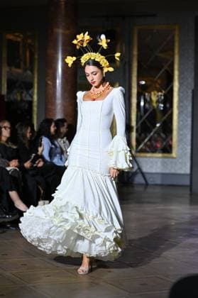 International Flamenco Fashion Week Madrid, (SIMOF) in Madrid - 31 Oct 2025 A model walks in a Angela Isa design at the International Flamenco Fashion Week Madrid, (SIMOF) show, at the Wellington Hotel in Madrid. Madrid Spain Copyright: xAtilanoxGarciax xSOPAxImagesx FOTO54276
