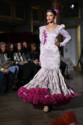 International Flamenco Fashion Week Madrid, (SIMOF) in Madrid - 31 Oct 2025 A model walks in a Angela Isa design at the International Flamenco Fashion Week Madrid, (SIMOF) show, at the Wellington Hotel in Madrid. Madrid Spain Copyright: xAtilanoxGarciax xSOPAxImagesx FOTO54298