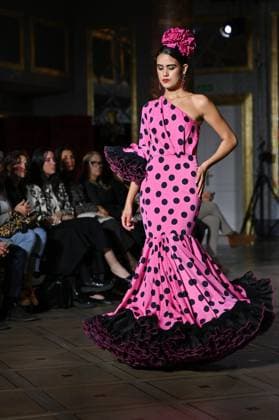 International Flamenco Fashion Week Madrid, (SIMOF) in Madrid - 31 Oct 2025 A model walks in a Angela Isa design at the International Flamenco Fashion Week Madrid, (SIMOF) show, at the Wellington Hotel in Madrid. Madrid Spain Copyright: xAtilanoxGarciax xSOPAxImagesx FOTO54302