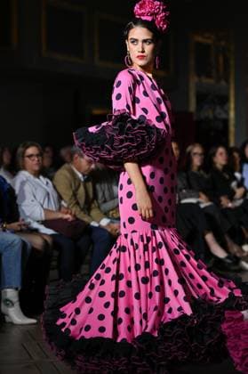 International Flamenco Fashion Week Madrid, (SIMOF) in Madrid - 31 Oct 2025 A model walks in a Angela Isa design at the International Flamenco Fashion Week Madrid, (SIMOF) show, at the Wellington Hotel in Madrid. Madrid Spain Copyright: xAtilanoxGarciax xSOPAxImagesx FOTO54303
