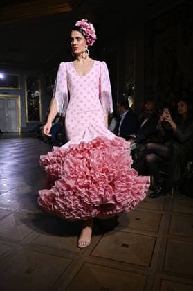 International Flamenco Fashion Week Madrid, (SIMOF) in Madrid - 31 Oct 2025 A model walks in a Angela Isa design at the International Flamenco Fashion Week Madrid, (SIMOF) show, at the Wellington Hotel in Madrid. Madrid Spain Copyright: xAtilanoxGarciax xSOPAxImagesx FOTO54306