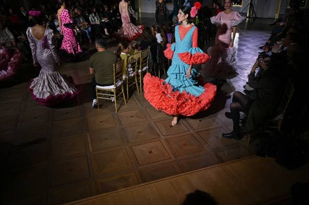 International Flamenco Fashion Week Madrid, (SIMOF) in Madrid - 31 Oct 2025 A model walks in a Angela Isa design at the International Flamenco Fashion Week Madrid, (SIMOF) show, at the Wellington Hotel in Madrid. Madrid Spain Copyright: xAtilanoxGarciax xSOPAxImagesx FOTO54312