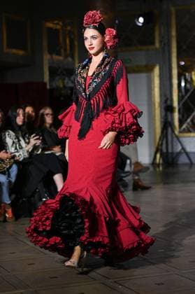 International Flamenco Fashion Week Madrid, (SIMOF) in Madrid - 31 Oct 2025 A model walks in a Angela Isa design at the International Flamenco Fashion Week Madrid, (SIMOF) show, at the Wellington Hotel in Madrid. Madrid Spain Copyright: xAtilanoxGarciax xSOPAxImagesx FOTO54318