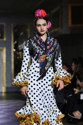 International Flamenco Fashion Week Madrid, (SIMOF) in Madrid - 31 Oct 2025 A model walks in a Angela Isa design at the International Flamenco Fashion Week Madrid, (SIMOF) show, at the Wellington Hotel in Madrid. Madrid Spain Copyright: xAtilanoxGarciax xSOPAxImagesx FOTO54344