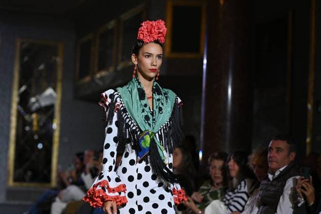 International Flamenco Fashion Week Madrid, (SIMOF) in Madrid - 31 Oct 2025 A model walks in a Angela Isa design at the International Flamenco Fashion Week Madrid, (SIMOF) show, at the Wellington Hotel in Madrid. Madrid Spain Copyright: xAtilanoxGarciax xSOPAxImagesx FOTO54346