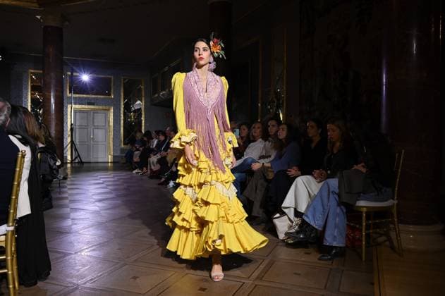 International Flamenco Fashion Week Madrid, (SIMOF) in Madrid - 31 Oct 2025 A model walks in a Inma Benicio design at the International Flamenco Fashion Week Madrid, (SIMOF) show, at the Wellington Hotel in Madrid. Madrid Spain Copyright: xAtilanoxGarciax xSOPAxImagesx FOTO54365