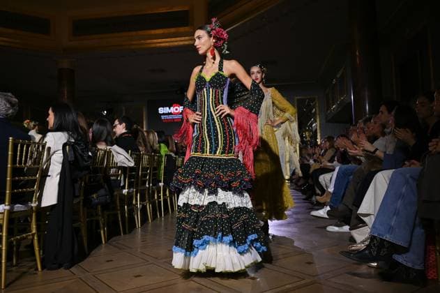 International Flamenco Fashion Week Madrid, (SIMOF) in Madrid - 31 Oct 2025 A model walks in a Inma Benicio design at the International Flamenco Fashion Week Madrid, (SIMOF) show, at the Wellington Hotel in Madrid. Madrid Spain Copyright: xAtilanoxGarciax xSOPAxImagesx FOTO54372