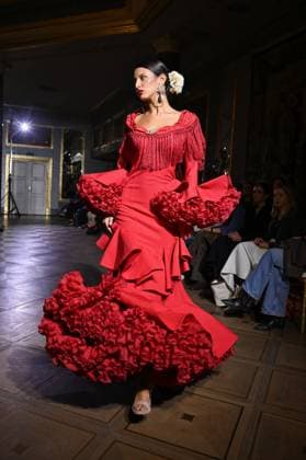 International Flamenco Fashion Week Madrid, (SIMOF) in Madrid - 31 Oct 2025 A model walks in a Inma Benicio design at the International Flamenco Fashion Week Madrid, (SIMOF) show, at the Wellington Hotel in Madrid. Madrid Spain Copyright: xAtilanoxGarciax xSOPAxImagesx FOTO54380