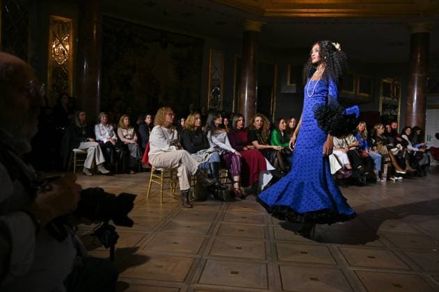 International Flamenco Fashion Week Madrid, (SIMOF) in Madrid - 31 Oct 2025 A model walks in a Inma Benicio design at the International Flamenco Fashion Week Madrid, (SIMOF) show, at the Wellington Hotel in Madrid. Madrid Spain Copyright: xAtilanoxGarciax xSOPAxImagesx FOTO54385