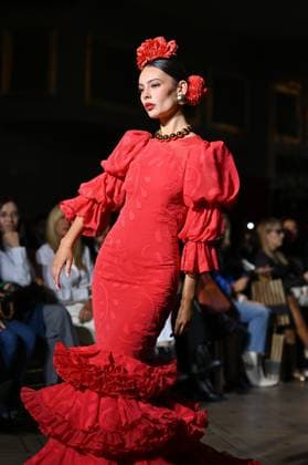 International Flamenco Fashion Week Madrid, (SIMOF) in Madrid - 31 Oct 2025 A model walks in a Inma Benicio design at the International Flamenco Fashion Week Madrid, (SIMOF) show, at the Wellington Hotel in Madrid. Madrid Spain Copyright: xAtilanoxGarciax xSOPAxImagesx FOTO54391