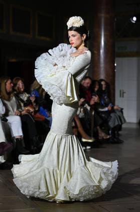 International Flamenco Fashion Week Madrid, (SIMOF) in Madrid - 31 Oct 2025 A model walks in a Inma Benicio design at the International Flamenco Fashion Week Madrid, (SIMOF) show, at the Wellington Hotel in Madrid. Madrid Spain Copyright: xAtilanoxGarciax xSOPAxImagesx FOTO54393