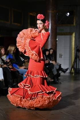 International Flamenco Fashion Week Madrid, (SIMOF) in Madrid - 31 Oct 2025 A model walks in a Inma Benicio design at the International Flamenco Fashion Week Madrid, (SIMOF) show, at the Wellington Hotel in Madrid. Madrid Spain Copyright: xAtilanoxGarciax xSOPAxImagesx FOTO54395