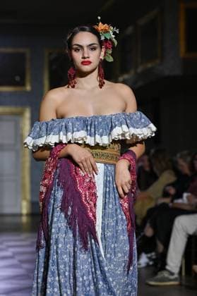 International Flamenco Fashion Week Madrid, (SIMOF) in Madrid - 31 Oct 2025 A model walks in a Inma Benicio design at the International Flamenco Fashion Week Madrid, (SIMOF) show, at the Wellington Hotel in Madrid. Madrid Spain Copyright: xAtilanoxGarciax xSOPAxImagesx FOTO54412