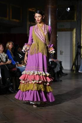International Flamenco Fashion Week Madrid, (SIMOF) in Madrid - 31 Oct 2025 A model walks in a Inma Benicio design at the International Flamenco Fashion Week Madrid, (SIMOF) show, at the Wellington Hotel in Madrid. Madrid Spain Copyright: xAtilanoxGarciax xSOPAxImagesx FOTO54413