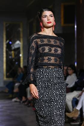 International Flamenco Fashion Week Madrid, (SIMOF) in Madrid - 31 Oct 2025 A model walks in a Inma Benicio design at the International Flamenco Fashion Week Madrid, (SIMOF) show, at the Wellington Hotel in Madrid. Madrid Spain Copyright: xAtilanoxGarciax xSOPAxImagesx FOTO54419