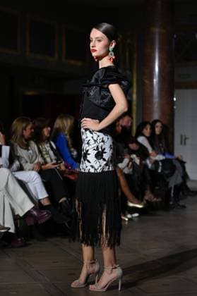 International Flamenco Fashion Week Madrid, (SIMOF) in Madrid - 31 Oct 2025 A model walks in a Inma Benicio design at the International Flamenco Fashion Week Madrid, (SIMOF) show, at the Wellington Hotel in Madrid. Madrid Spain Copyright: xAtilanoxGarciax xSOPAxImagesx FOTO54422
