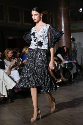 International Flamenco Fashion Week Madrid, (SIMOF) in Madrid - 31 Oct 2025 A model walks in a Inma Benicio design at the International Flamenco Fashion Week Madrid, (SIMOF) show, at the Wellington Hotel in Madrid. Madrid Spain Copyright: xAtilanoxGarciax xSOPAxImagesx FOTO54426