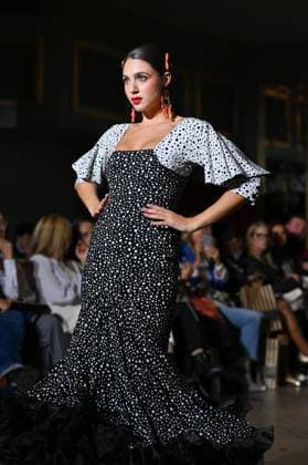 International Flamenco Fashion Week Madrid, (SIMOF) in Madrid - 31 Oct 2025 A model walks in a Inma Benicio design at the International Flamenco Fashion Week Madrid, (SIMOF) show, at the Wellington Hotel in Madrid. Madrid Spain Copyright: xAtilanoxGarciax xSOPAxImagesx FOTO54428