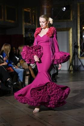 International Flamenco Fashion Week Madrid, (SIMOF) in Madrid - 31 Oct 2025 A model walks in a Inma Benicio design at the International Flamenco Fashion Week Madrid, (SIMOF) show, at the Wellington Hotel in Madrid. Madrid Spain Copyright: xAtilanoxGarciax xSOPAxImagesx FOTO54432