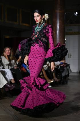 International Flamenco Fashion Week Madrid, (SIMOF) in Madrid - 31 Oct 2025 A model walks in a Inma Benicio design at the International Flamenco Fashion Week Madrid, (SIMOF) show, at the Wellington Hotel in Madrid. Madrid Spain Copyright: xAtilanoxGarciax xSOPAxImagesx FOTO54435