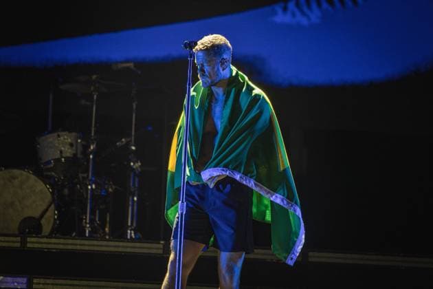 SaO PAULO, SP - 31.10.2025: BANDA IMAGINE DRAGONS FAZ SHOW EM SP - The American band Imagine Dragons performs in Sao Paulo this Friday (31) at Estadio do MorumBis, south of Sao Paulo. The performance is part of the LOOM World Tour. The band, formed in 2008 in Las Vegas (Nevada, USA) is currently composed of Dan Reynolds (vocals), Wayne Sermon (guitar) and Ben McKee (bass). It is considered one of the most influential pop rock bands today. The performance includes their greatest hits and new songs from their most recent phase. x2833676x  EmersonxSantos