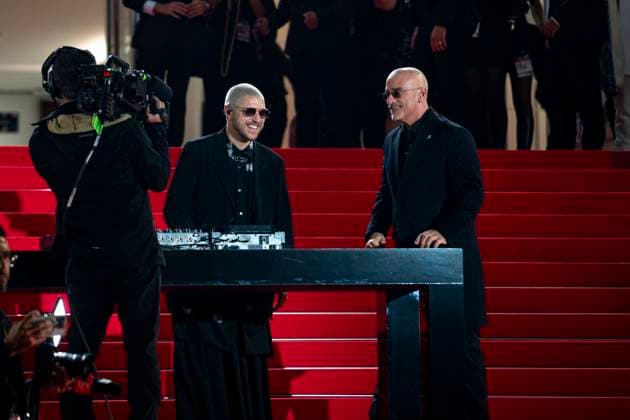 PEOPLE : NRJ Music Awards - Cannes 31 10 25 Mosimann and Eros Ramazotti attend the 27th NRJ Music Awards on October 31, 2025 in Cannes, France. Photo by Sandrine Thesillat PsNewZ  Copyright: xSandrinexTHESILLATx