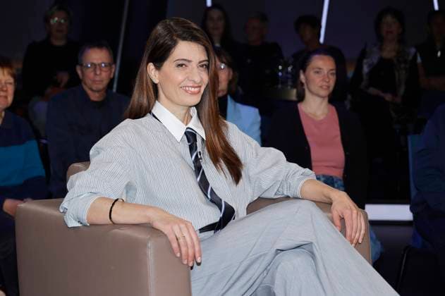 Linda Zervakis at the recording of the NDR Talk Show at the NDR television studio in Lokstedt Hamburg, 29 10 2025 Foto:xH.xHartmannx xFuturexImagex ndr_talk2910_5045