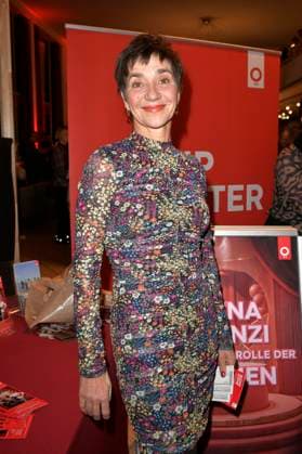 Anja Franke at the premiere of the play Carmen darf nicht platzen at the Komödie am Kurfürstendamm in the Ernst Reuter Saal Berlin, 31 10 2025 Foto:xM.xBehrensx xFuturexImagex carmen_prem_5018