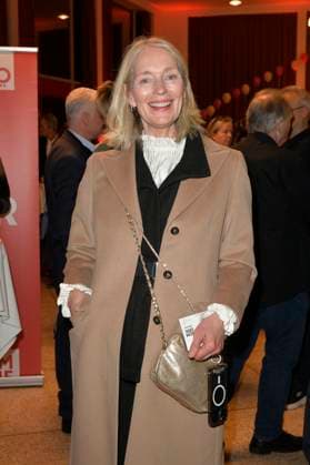 Katja Weitzenböck at the premiere of the play Carmen darf nicht platzen at the Komödie am Kurfürstendamm in the Ernst Reuter Saal Berlin, 31 10 2025 Foto:xM.xBehrensx xFuturexImagex carmen_prem_5022