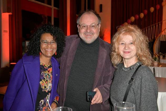 Adisat Semenitsch, Markus Majowski and Barbara Schilling at the premiere of the play Carmen darf nicht platzen at the Komödie am Kurfürstendamm in the Ernst Reuter Saal Berlin, 31 10 2025 Foto:xM.xBehrensx xFuturexImagex carmen_prem_5037