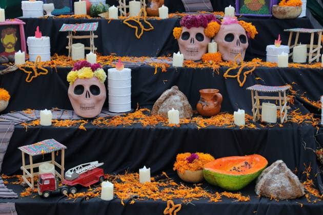 Mega Offering For The Day Of The Dead In Mexico City The mega-offering of the National Autonomous University of Mexico (UNAM) is seen on the occasion of the Day of the Dead at the esplanade of Universum in the south of Mexico City, Mexico, on October 31, 2025. The theme of the 2025 UNAM mega-offering is: Traces of our history: Migrations, exile, refuge and displacement. MÃ xico City Mexico  Copyright: xJosexLuisxToralesx originalFilename: torales-notitle251031_npV0W.jpg